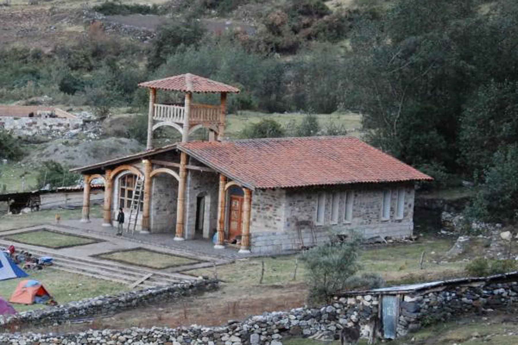 casa_huaripampa_santa_cruz_yanama_peru_andes_hut_cordillera_blanca_7