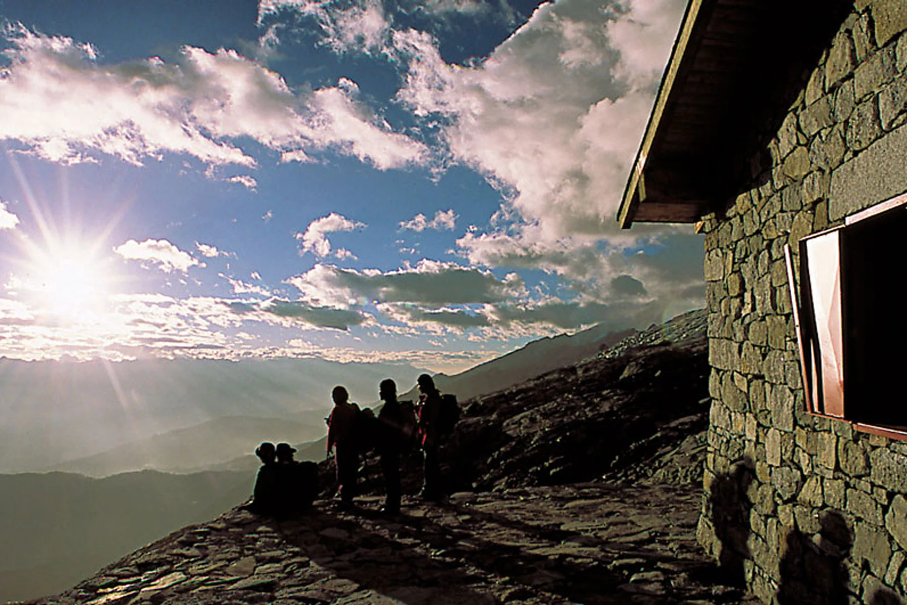 refugio_huascaran_peru_andes_hut_cordillera_blanca_0
