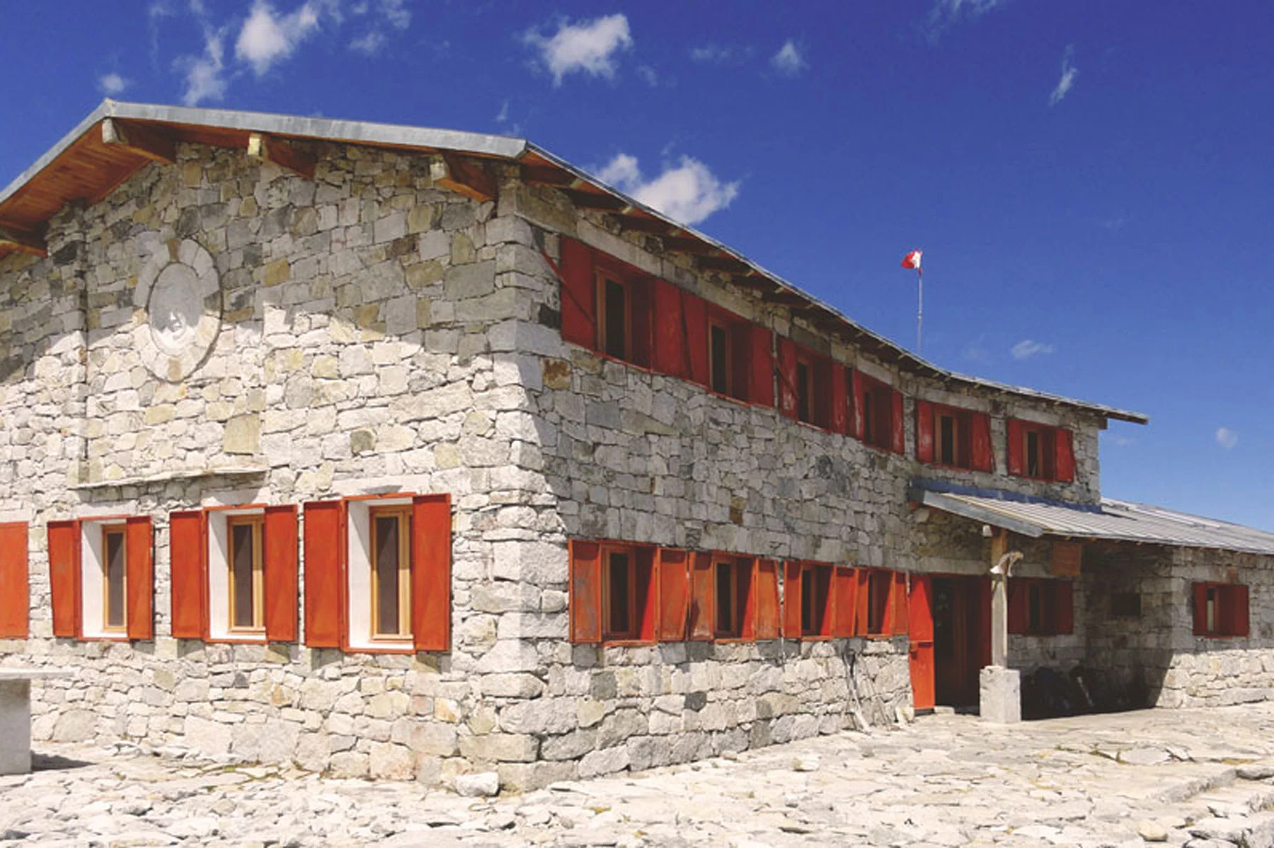 refugio_huascaran_peru_andes_hut_cordillera_blanca_1