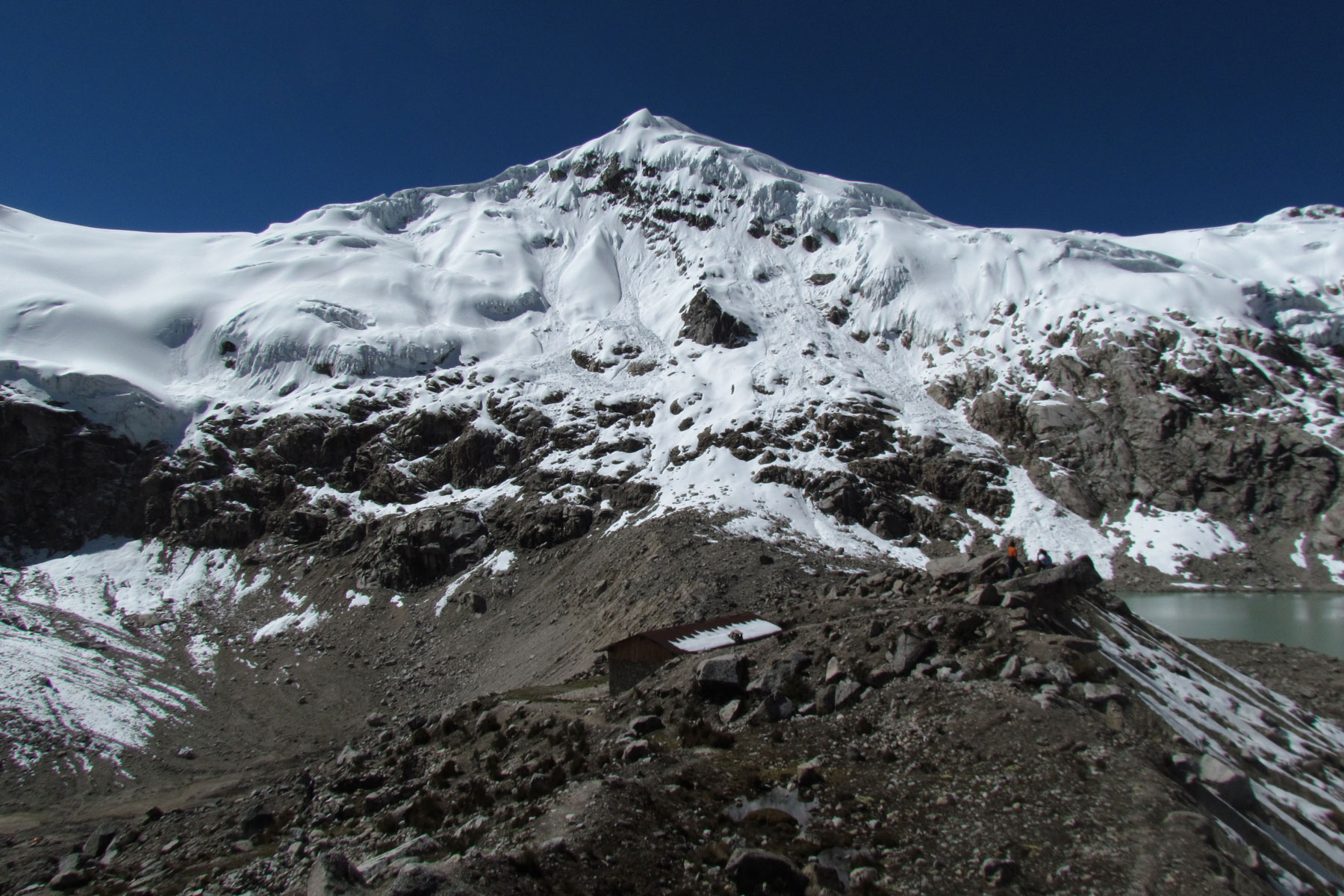 refugio_longoni_peru_andes_hut_cordillera_blanca_5